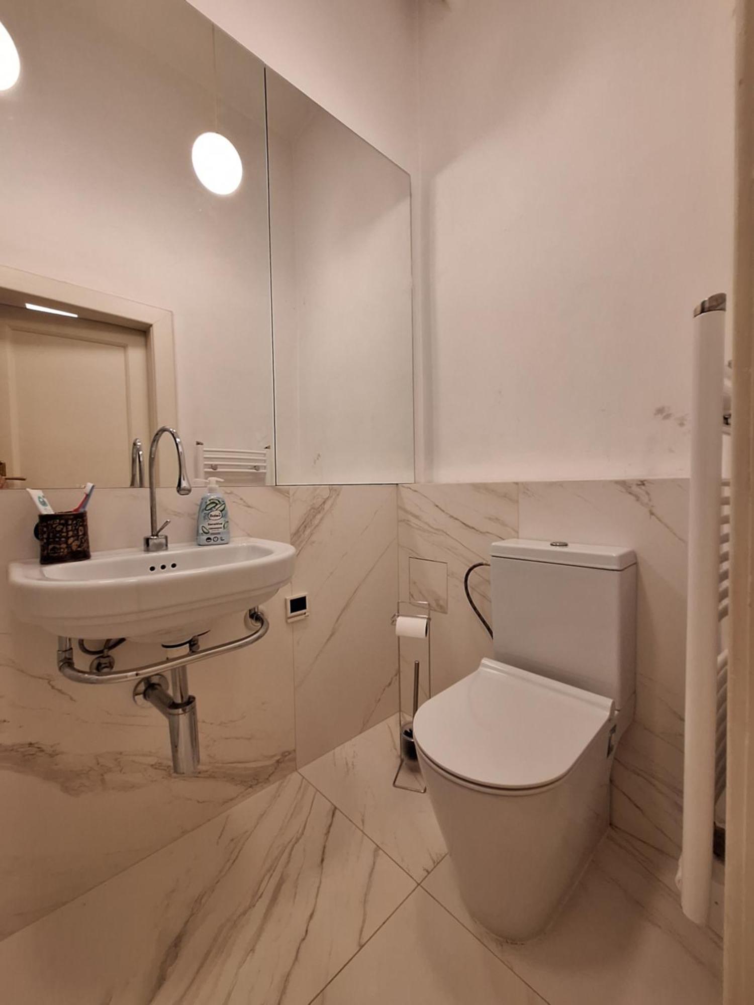 Sarlot Apartman *